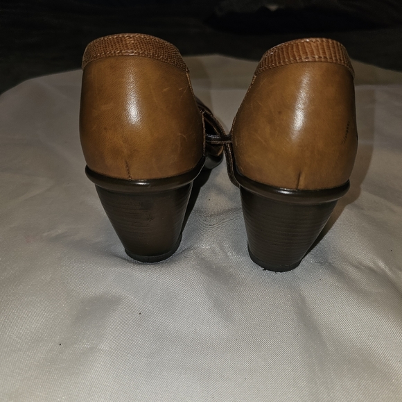 Dansko Brown Leather Heals - Picture 5 of 8